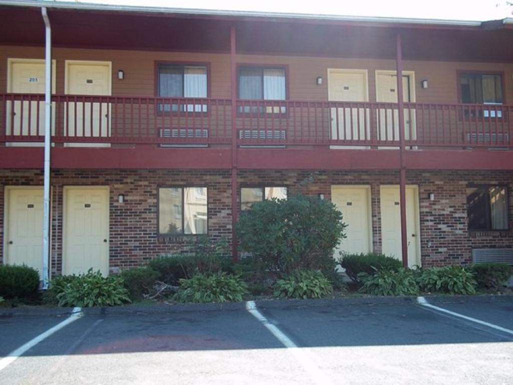 Naugatuck Motor Lodge Εξωτερικό φωτογραφία